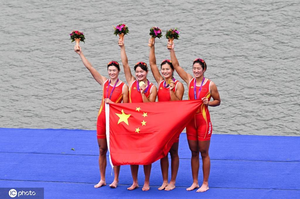 当地时间今天下午，有关西甲主席的选举委员会成立，五家俱乐部的代表将在公证人面前通过抽签选出，这其中必须包括三家西甲俱乐部以及两家西乙俱乐部。